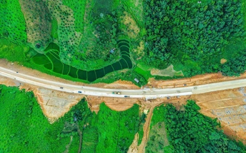 Vượt khó làm tuyến cao tốc của "ý Đảng, lòng Dân"