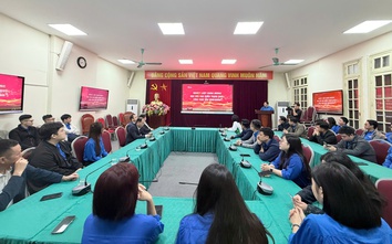 Đoàn Thanh niên Bộ Xây dựng sinh hoạt chính trị dưới cờ chào mừng Đại hội XIV của Đảng