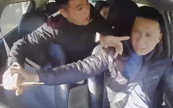 Đắk Lắk: Tài xế taxi bị khách dùng đũa đâm khi lái xe