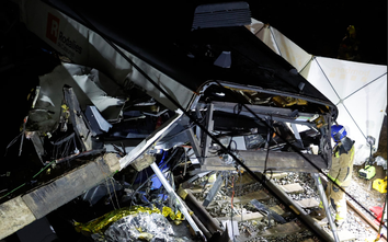 Lại có thêm tàu trật bánh ở Tây Ban Nha, lái tàu thiệt mạng, 37 người bị thương