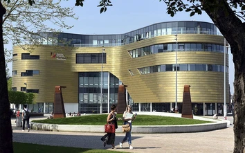 UTT hợp tác Đại học Teesside phát triển chương trình Quản lý xây dựng số