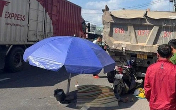 Bản tin TNGT 21/1: Đi xe máy tông ô tô tải đỗ bên đường, người phụ nữ tử vong tại chỗ