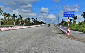 Cà Mau: Tạm dừng lưu thông cầu sắt Phước Long