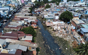 Dọn nhà đón cái Tết cuối cùng bên dòng rạch Xuyên Tâm ô nhiễm sắp được cải tạo