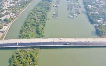 Đồng Nai: Thảm những mét nhựa đầu tiên trên cầu Thống Nhất