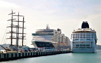 Khánh Hòa đón cùng lúc hai tàu biển quốc tế