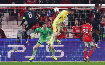 Đánh bại Real Madrid, Benfica vào vòng knock-out Champions League