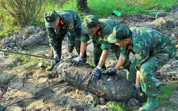 Cà Mau: Bàn giao gần 1,5 tấn bom cho Lữ đoàn Công binh 25 hủy nổ