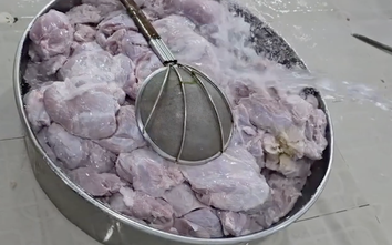 Công ty nghi đưa thịt hết hạn vào trường học ở TP.HCM từng bị kiểm tra