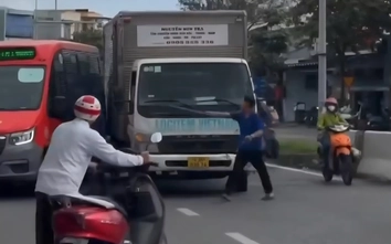 Xử lý tài xế xe tải chặn đường xe buýt, dùng hung khí đe dọa người khác ở Đà Nẵng