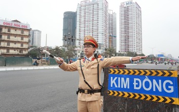 Hà Nội: Phòng CSGT và Sở Xây dựng tháo gỡ hơn 50 "điểm đen" ùn tắc giao thông