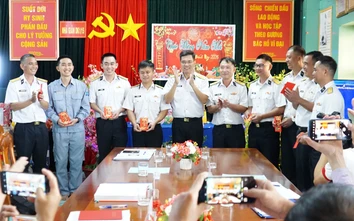 Hoàn thành hành trình thăm, chúc Tết các nhà giàn DK1 và đặc khu Côn Đảo