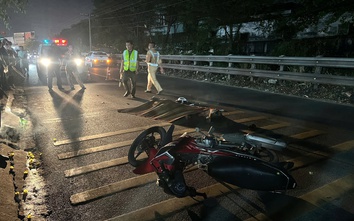Xe máy va chạm taxi công nghệ, một người tử vong tại chỗ