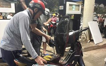 Cây xăng trên đảo Phú Quý mở bán trở lại sau 2 ngày gián đoạn