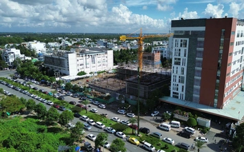 Vấn nạn hàng trăm ô tô đỗ kín các tuyến đường quanh Bệnh viện SIS Cần Thơ bao giờ xử lý?