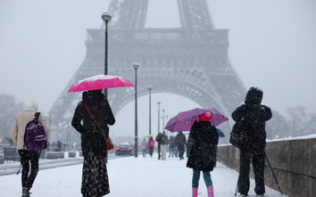 Giao thông nhiều nước châu Âu gián đoạn vì băng tuyết