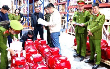 Ninh Bình: Kiểm tra, dán tem phương tiện PCCC và CNCH tại cơ sở kinh doanh