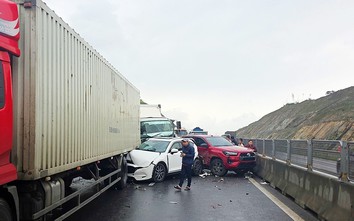 Cách nào ngăn tai nạn trên cao tốc qua Hà Tĩnh lúc trời mưa, đường trơn?