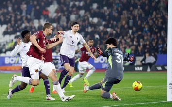 Thoát thua phút bù giờ, MU giữ chắc top 4 Ngoại hạng Anh