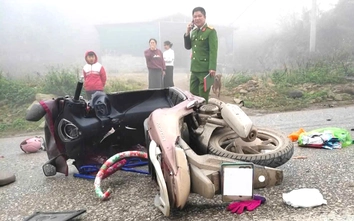 Phú Thọ: Xe máy đấu đầu xe khách, bé hai tuổi tử vong, người mẹ bị thương