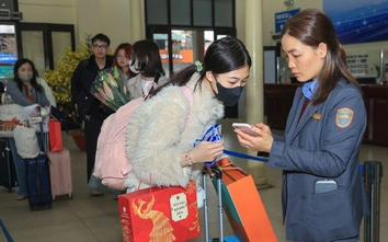 Ngày cuối trước Tết Bính Ngọ 2026: Ga Hà Nội đông kín, người người háo hức về nhà