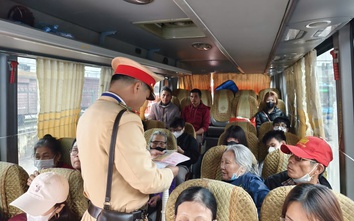 Nhiều tài xế và chủ xe bị phạt vì nhồi nhét khách về quê đón Tết