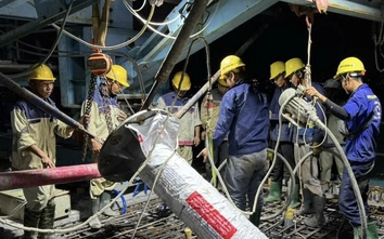 100 công nhân, kỹ sư trắng đêm đổ bê tông cầu Phước Khánh nối Đồng Nai - TP.HCM