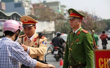 Bản tin TNGT 16/2: CSGT Hà Nội xử lý 110 trường hợp vi phạm nồng độ cồn ngày cận Tết