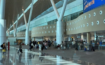 Sân bay Tân Sơn Nhất “hạ nhiệt” ngày 29 Tết, dưới 1.000 chuyến bay/ngày