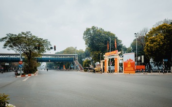 Hà Nội vắng vẻ, bình yên sáng mùng 1 Tết Bính Ngọ