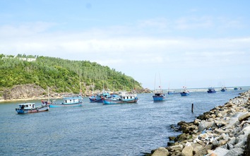 Gia Lai: Tàu thuyền hối hả vươn khơi bám biển đầu xuân