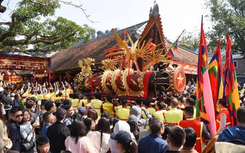 Hàng nghìn người rước siêu pháo nặng gần 1 tấn ở Bắc Ninh