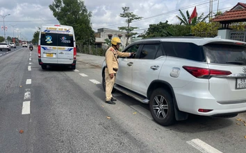 Huế: Xử phạt 717 tài xế vi phạm nồng độ cồn, tốc độ...