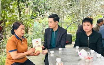 Thăm hỏi, hỗ trợ gia đình nạn nhân tử vong trong vụ lật tàu trên hồ Thác Bà