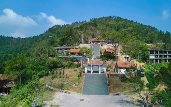 Hàng chục nghìn du khách trẩy hội tâm linh, trải nghiệm số giữa mùa lễ hội Tết tại Hà Tĩnh