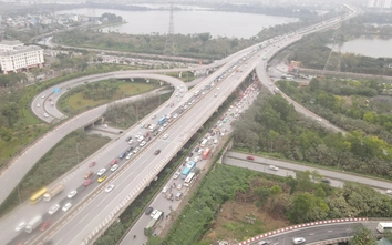Chiều mùng 6 Tết: Cửa ngõ Thủ đô ken đặc phương tiện, Vành đai 3 không ùn tắc kéo dài