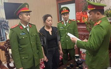 Bắt giữ người phụ nữ thu tiền trông xe trái phép ở Bắc Ninh