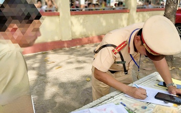 Xe 28 chỗ chở quá 3 người, doanh nghiệp và tài xế xe khách bị phạt 7,5 triệu đồng