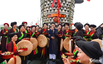 Về Bắc Ninh mặc áo tứ thân, hát Quan họ dịp đầu xuân