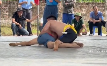 Hà Nội: Người đàn ông tử vong khi đấu vật ở lễ hội đầu xuân