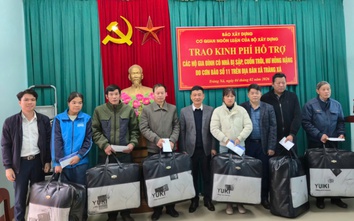 Báo Xây dựng chung tay trao 6 ngôi nhà mới cho bà con mất nhà vì lũ ở Tràng Xá