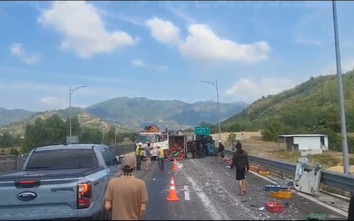 Ô tô va chạm liên hoàn, cao tốc Cam Lâm - Vĩnh Hảo ùn tắc kéo dài