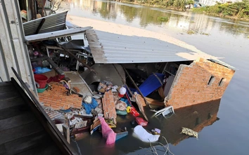 Sập nhà ven sông ở TP.HCM, hai người bị thương