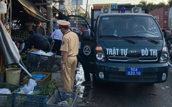 TP.HCM siết chặt an ninh, giao thông tại các chợ đầu mối trước Tết Bính Ngọ