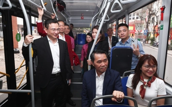 Từ lời “xin chào - cảm ơn”, Hà Nội nâng tầm dịch vụ vận tải công cộng