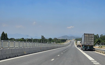 Hơn 60 trường hợp dừng, đỗ sai quy định trên cao tốc từ TP.HCM đến Khánh Hòa bị phạt nguội