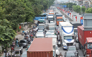 Kiến nghị giảm thuế VAT hỗ trợ doanh nghiệp vận tải vượt “bão” giá xăng dầu