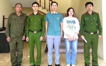 Ninh Bình: Người đàn ông xúc động nhận lại gần 1 tỷ đồng chuyển khoản nhầm