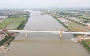 Cận cảnh cầu Cẩm Lý sắp hoàn thành, giúp tách đường bộ với đường sắt tại Bắc Ninh