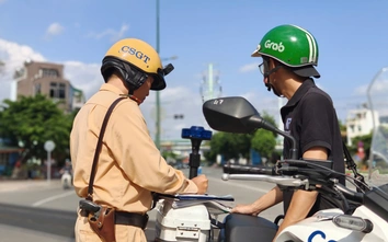 TP.HCM: Xử lý hơn 100 xe máy vi phạm biển cấm ở giao lộ Phạm Văn Đồng - đường sắt Bắc Nam